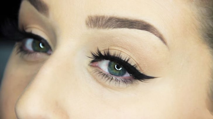 Easy Hacks To Become A Winged Liner Expert Diy Ways