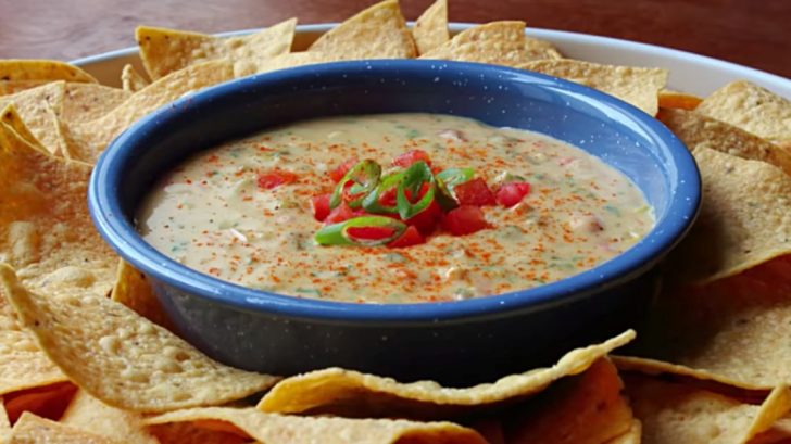 This Perfectly Ooey-Gooey Queso Has The Texan Spice Every Dip Needs ...