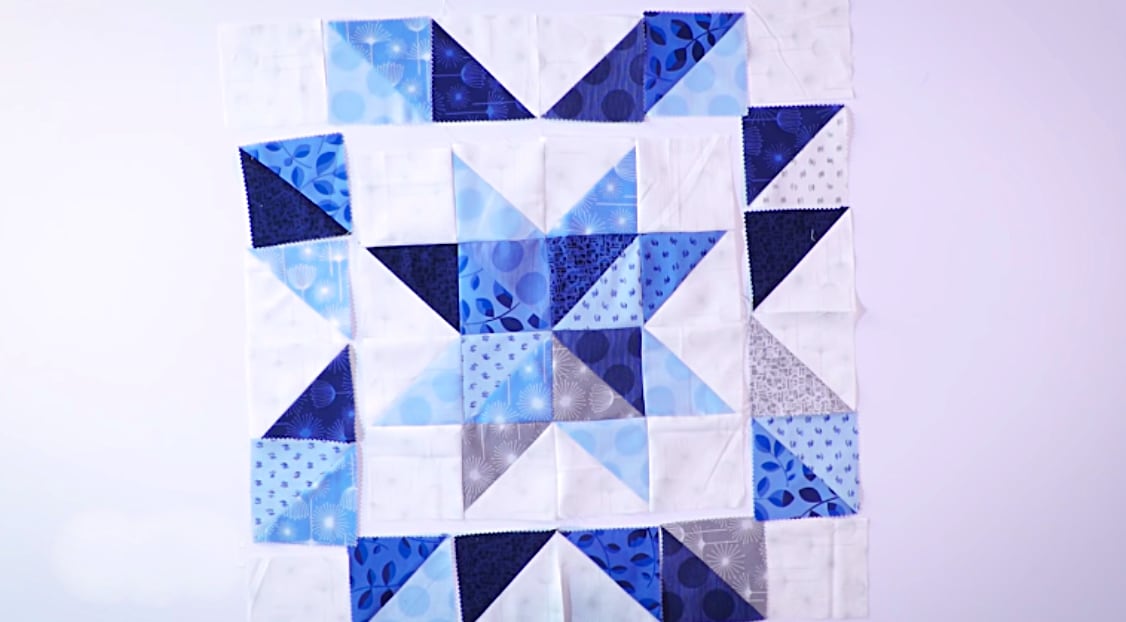 Modern Bursting Star Is Absolutely Gorgeous And The Pattern Is Free DIY Ways