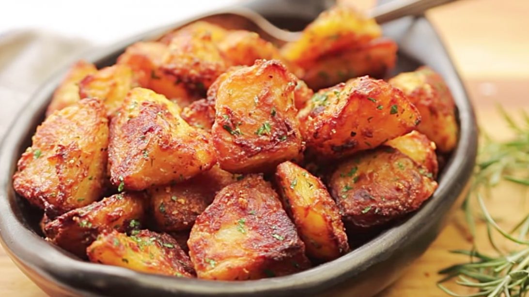 The Little-Known Secret To Perfectly Crispy Country Roasted Potatoes ...