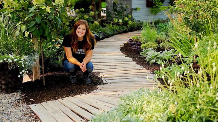 Use Wood Pallets To Make A Garden Walkway Diy Ways