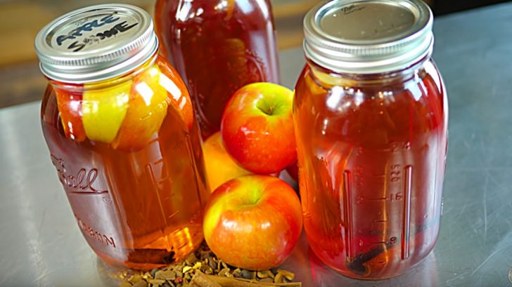 Learn to make strong decious apple pie moonshine from Everclear, Vodka or Tequila