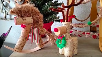 Wine Cork Crafts - DIY Christmas Ornaments - Wine Cork Reindeer