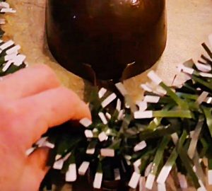 Learn this cheap easy DIY Pet Scoop Wreath for Christmas