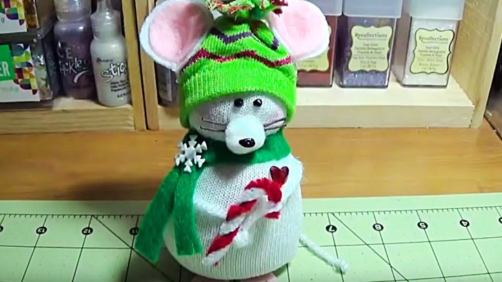 Learn to make this DIY Sock Christmas Mouse