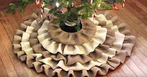 Learn To Make A DIY No-Sew Burlap Christmas Tree Skirt