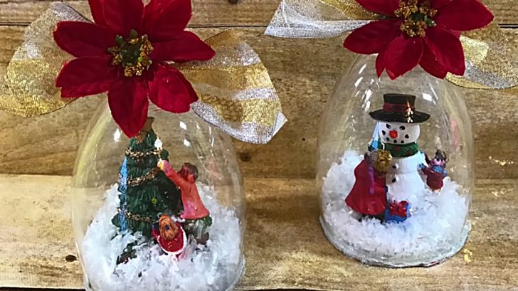 Learn to make this DIY Wine Glass Snow Scene For Christmas