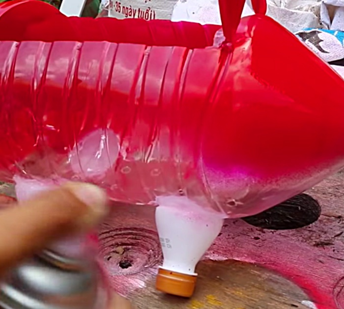 Try this DIY recycled pig planter made with old water bottles