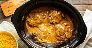 Learn to make Salisbury Steak in the crockpot slow cooker