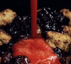 make grape jelly meatballs with chili sauce