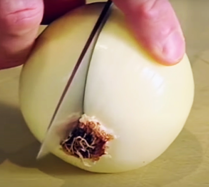How To Finely Chop An Onion With Gordon Ramsay | Tips And Techniques