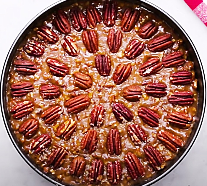 Add Pecan Pie Filling To The Top Of A Cheesecake