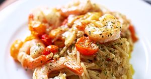How To Make One-Pan Shrimp And Garlic Pasta