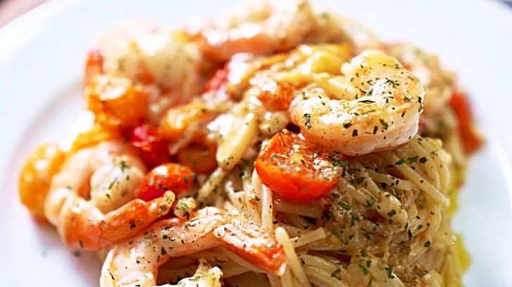 How To Make One-Pan Shrimp And Garlic Pasta