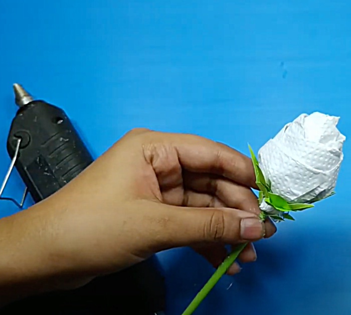 Use A Hot Glue Gun To Make Paper Towel Roses