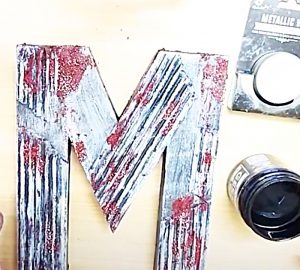 Layer White And Black Craft Paint To Make Decorative Wall Letters